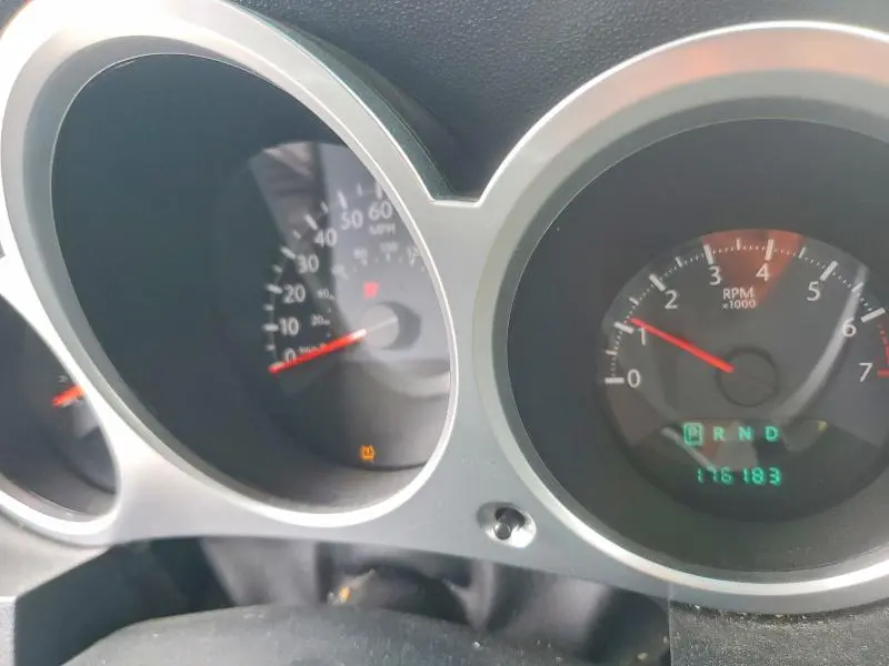 2010 CHRYSLER SEBRING LIMITED  
