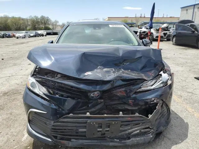 2021 TOYOTA CAMRY XLE  