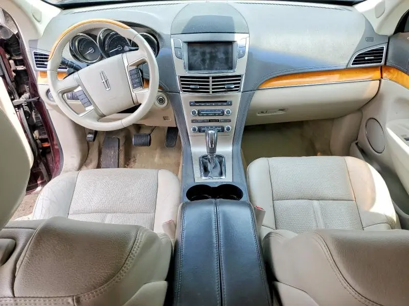 2011 LINCOLN MKT   