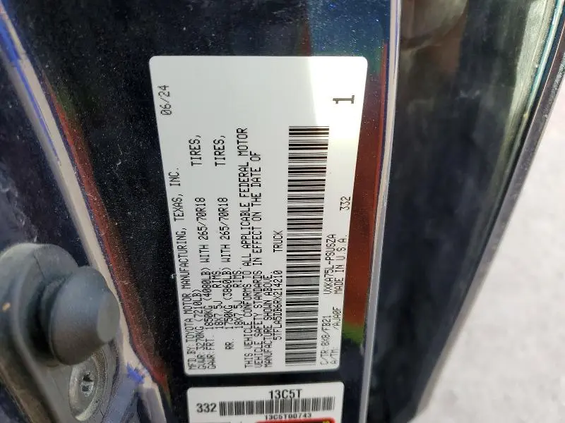 2024 TOYOTA TUNDRA SR5  