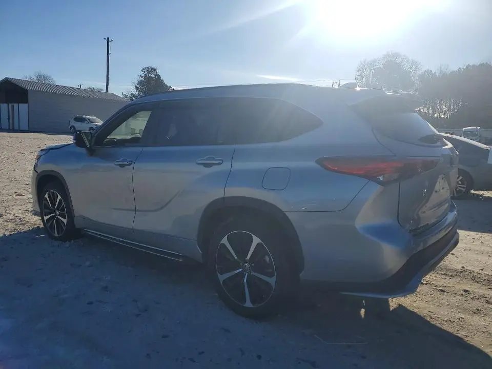 2021 TOYOTA HIGHLANDER XSE  