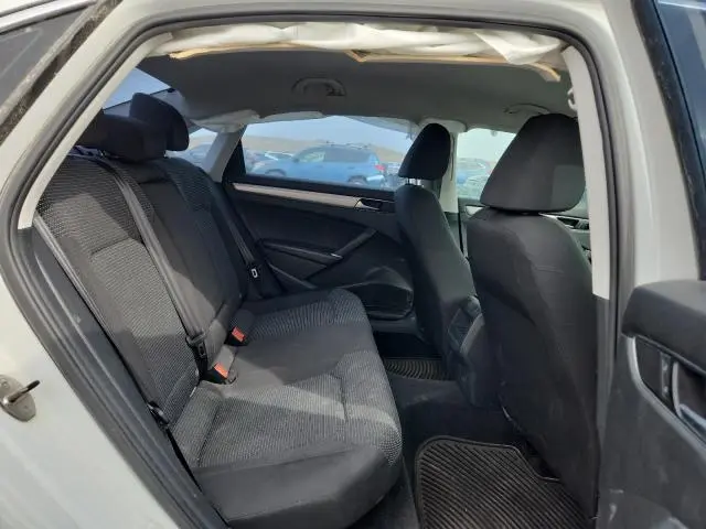 2016 VOLKSWAGEN PASSAT S  