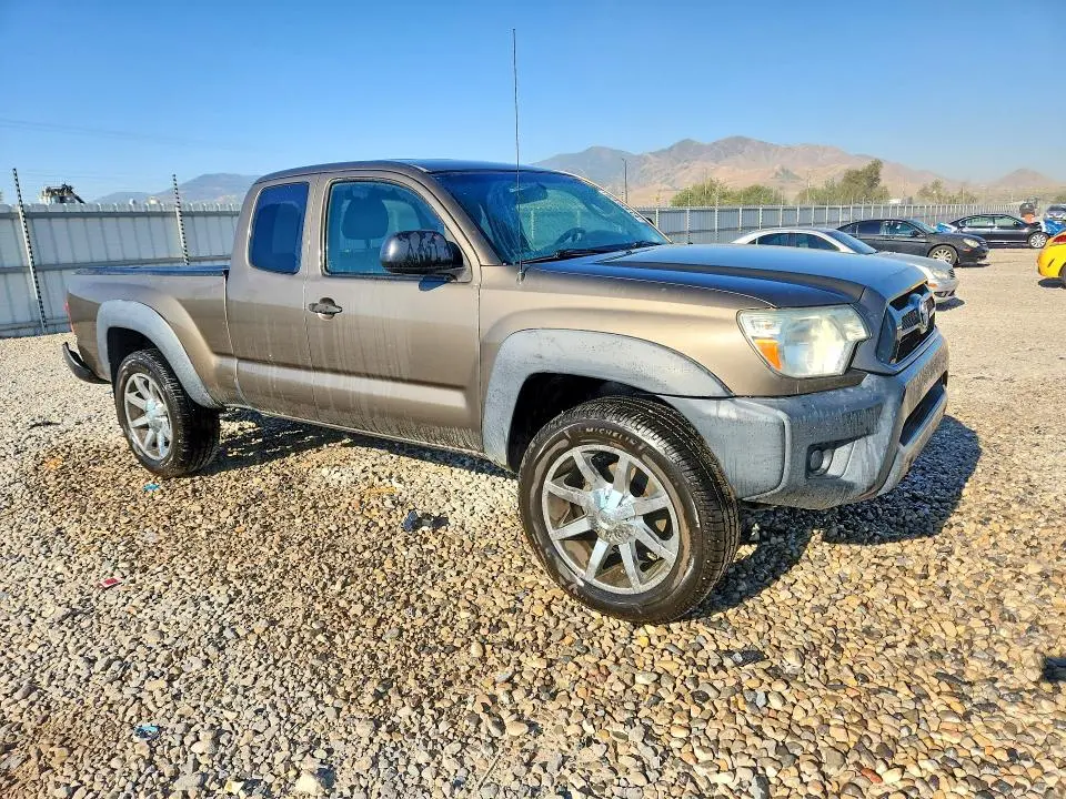 2015 TOYOTA TACOMA BASE  