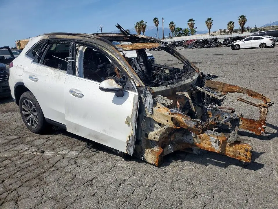 2024 MERCEDES-BENZ GLC 300  