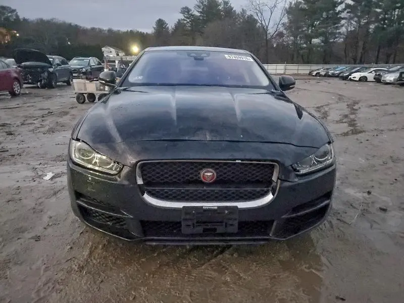 2017 JAGUAR XE PREMIUM  