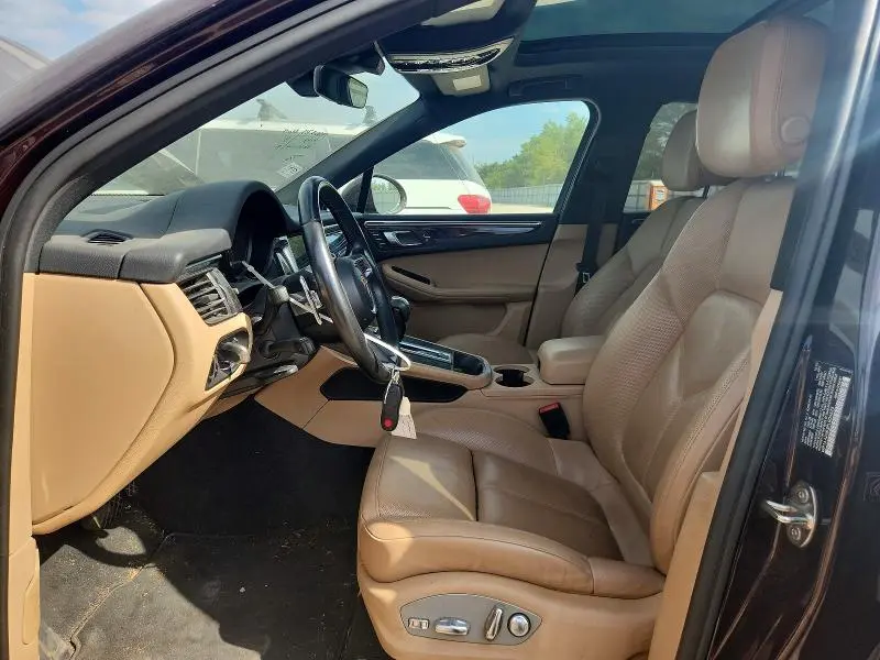 2023 PORSCHE MACAN BASE  