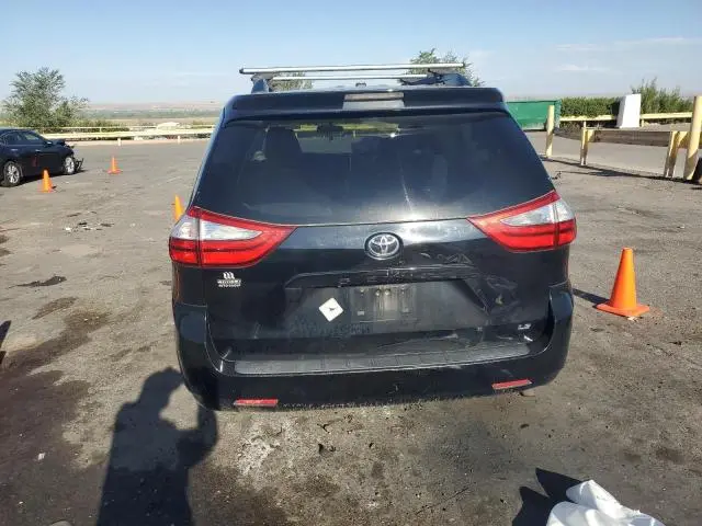 2016 TOYOTA SIENNA LE  