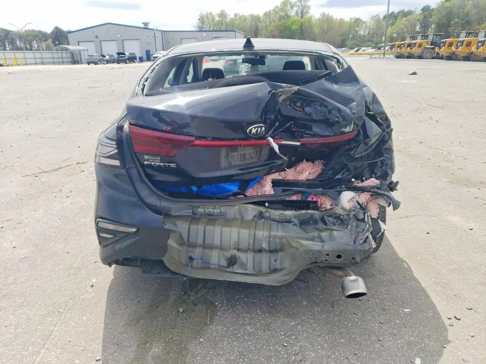 2021 KIA FORTE LXS  