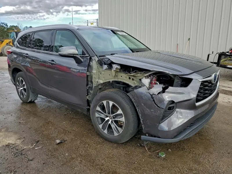 2021 TOYOTA HIGHLANDER HYBRID XLE  