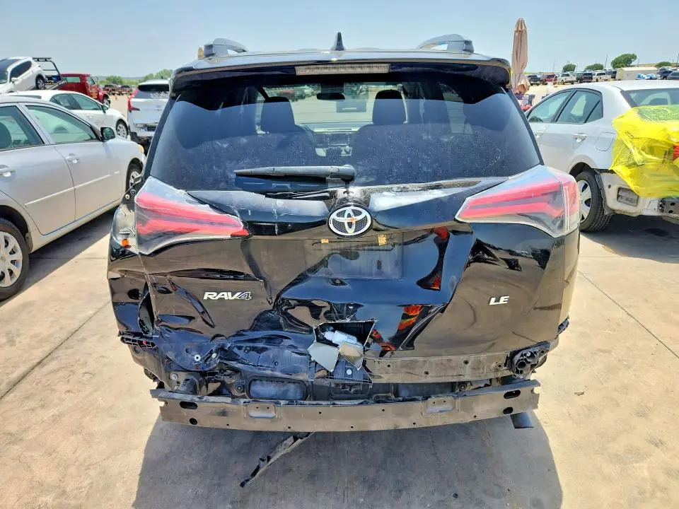 2018 TOYOTA RAV4 LE  