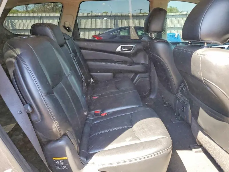 2016 NISSAN PATHFINDER SL  