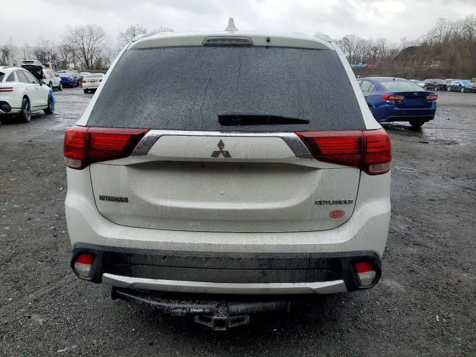 2018 MITSUBISHI OUTLANDER SE  