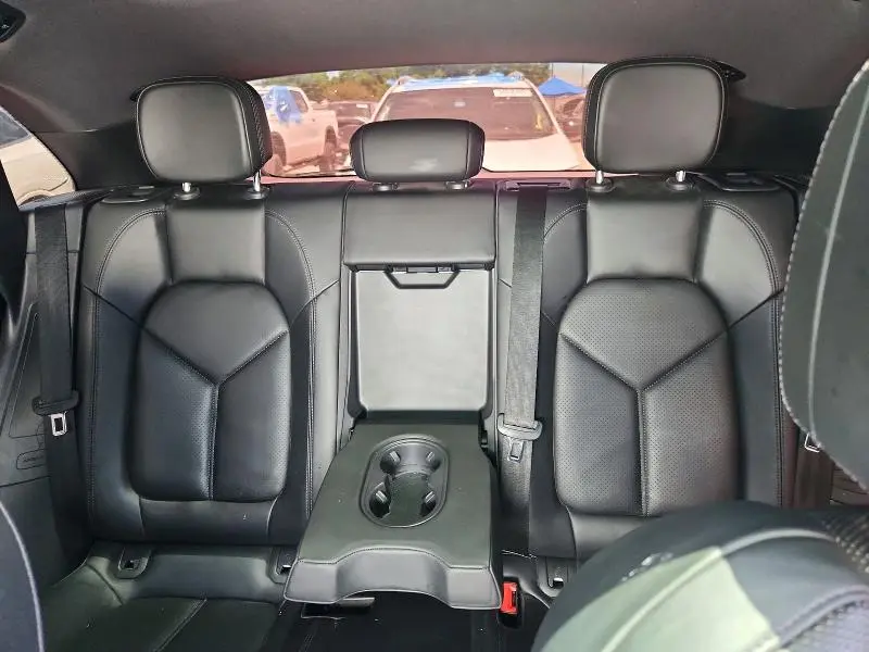 2017 PORSCHE MACAN   