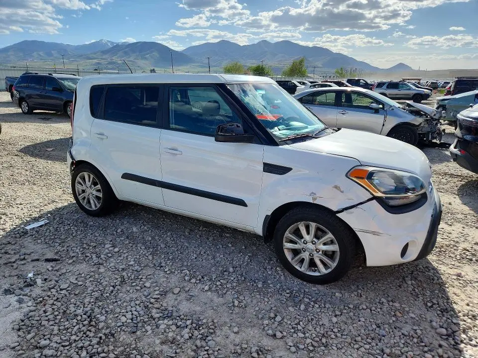 2013 KIA SOUL +  