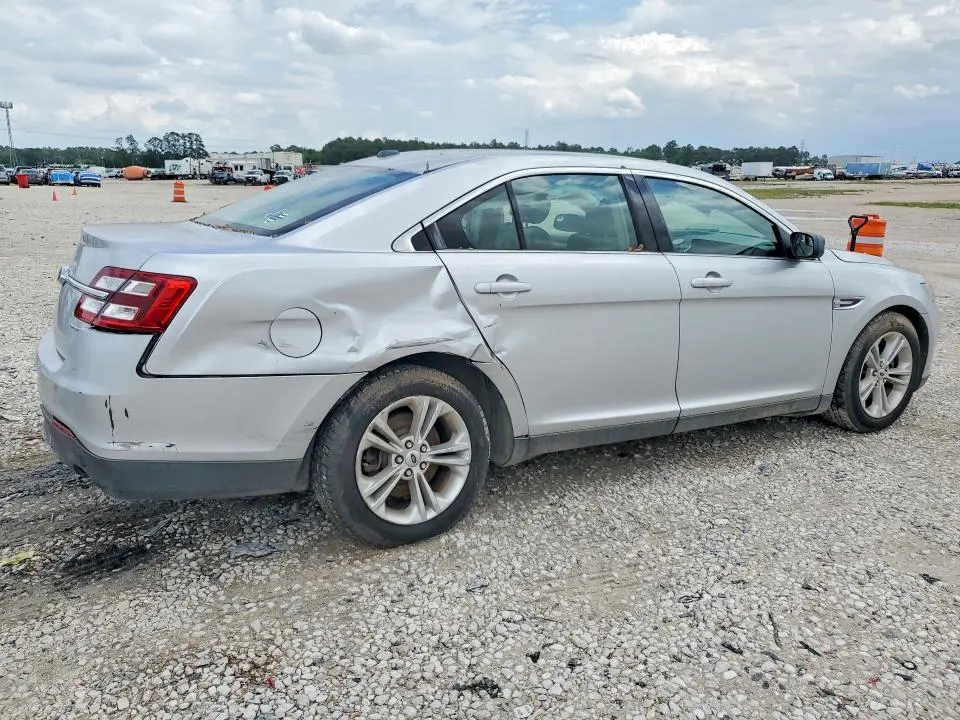 2016 FORD TAURUS SE  