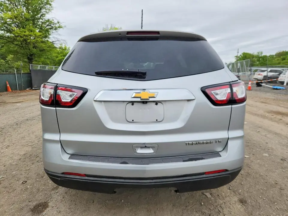 2013 CHEVROLET TRAVERSE LS  