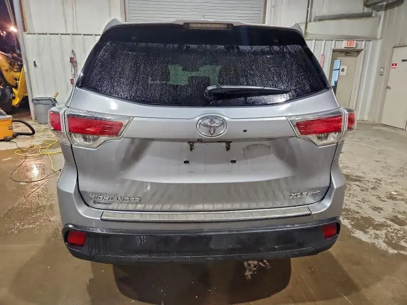 2016 TOYOTA HIGHLANDER XLE  
