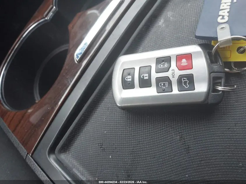 2019 TOYOTA SIENNA LIMITED PREMIUM 7 PASSENGER