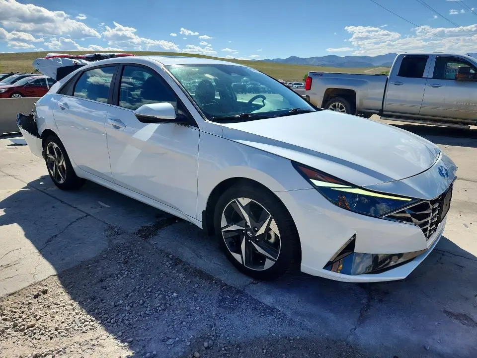 2022 HYUNDAI ELANTRA SEL  