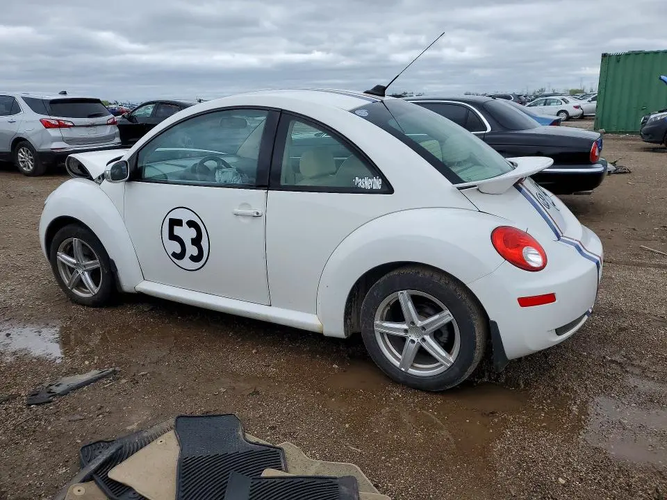 2010 VOLKSWAGEN NEW BEETLE 2.5L LEATHER  