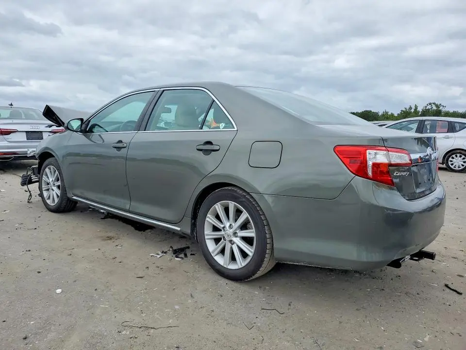 2014 TOYOTA CAMRY XLE  