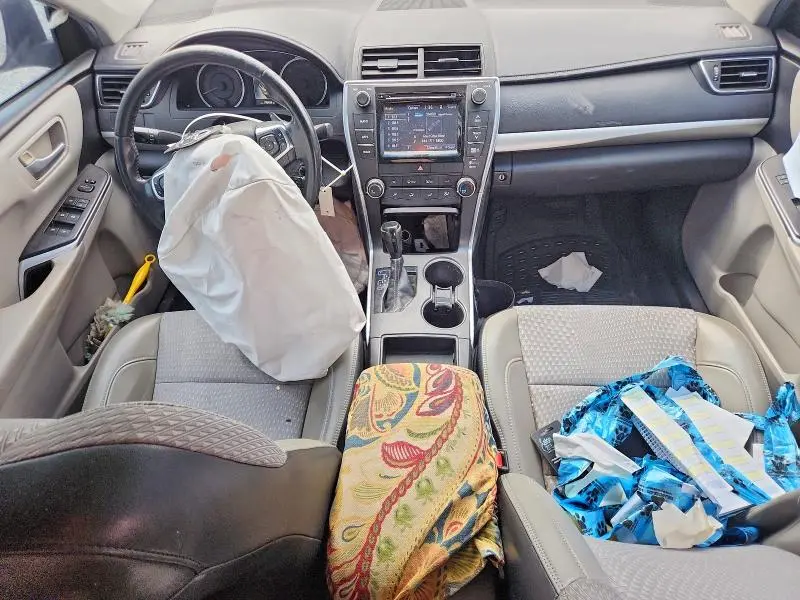 2015 TOYOTA CAMRY SE  