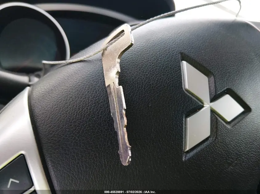 2013 MITSUBISHI OUTLANDER SE