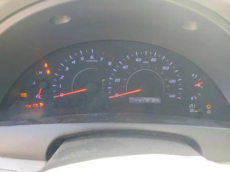 2010 TOYOTA CAMRY LE  