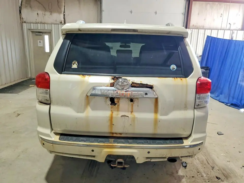 2013 TOYOTA 4RUNNER SR5  