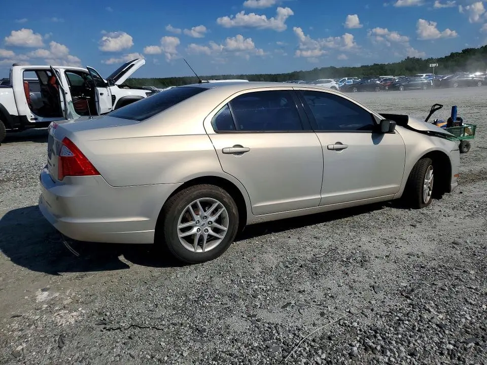 2010 FORD FUSION S  