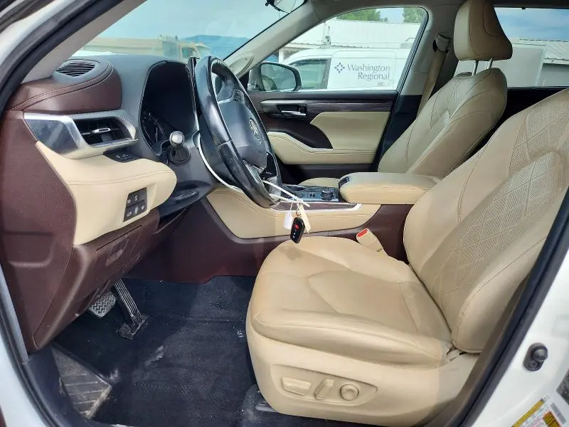2020 TOYOTA HIGHLANDER PLATINUM  