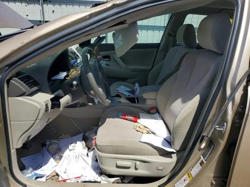 2010 TOYOTA CAMRY LE  