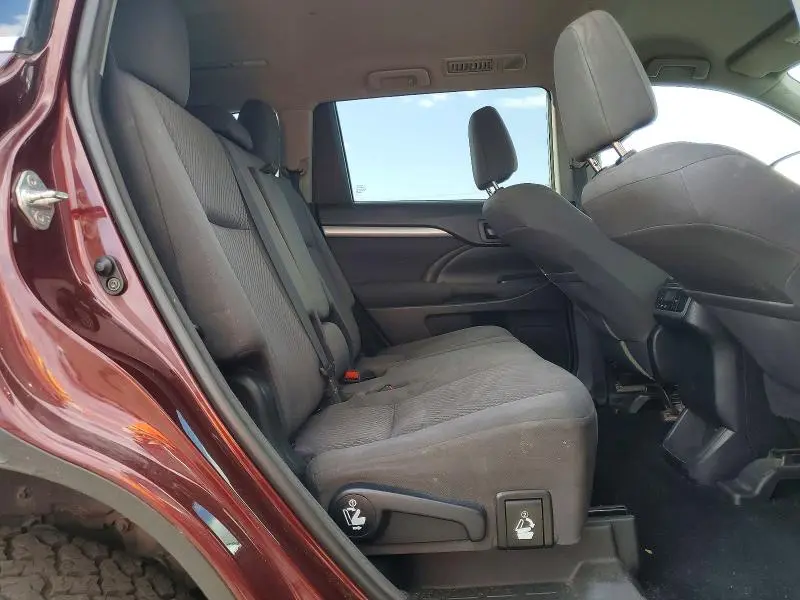 2017 TOYOTA HIGHLANDER LE  