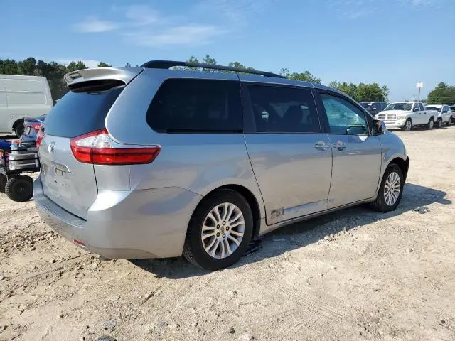 2015 TOYOTA SIENNA XLE  