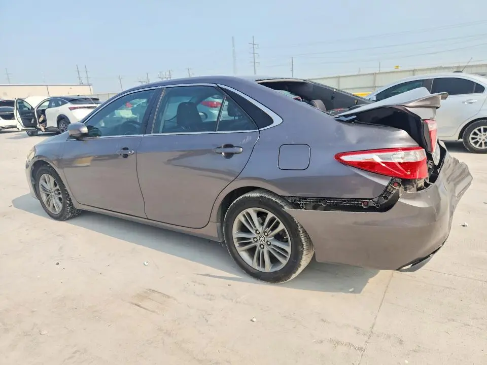 2015 TOYOTA CAMRY SE  