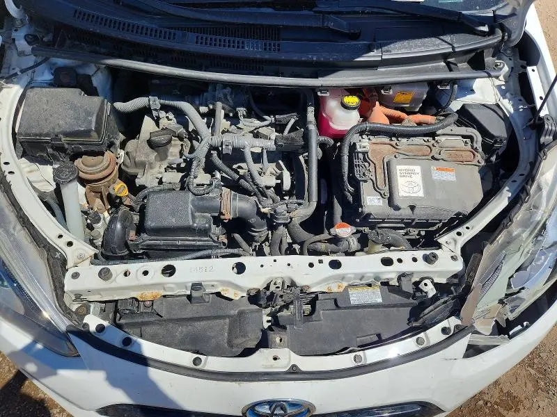 2016 TOYOTA PRIUS C THREE  