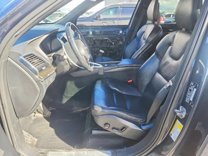 2018 VOLVO XC90 T6  