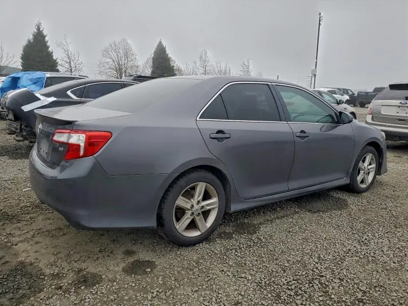 2014 TOYOTA CAMRY SE  