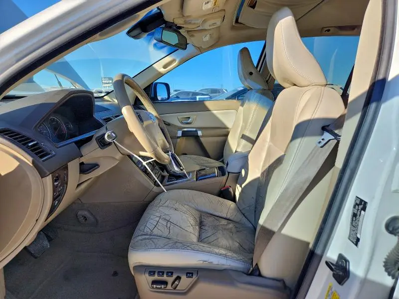 2010 VOLVO XC90 3.2  