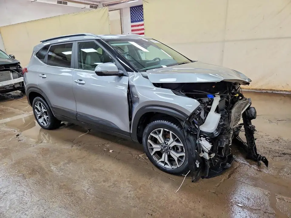 2021 KIA SELTOS EX  