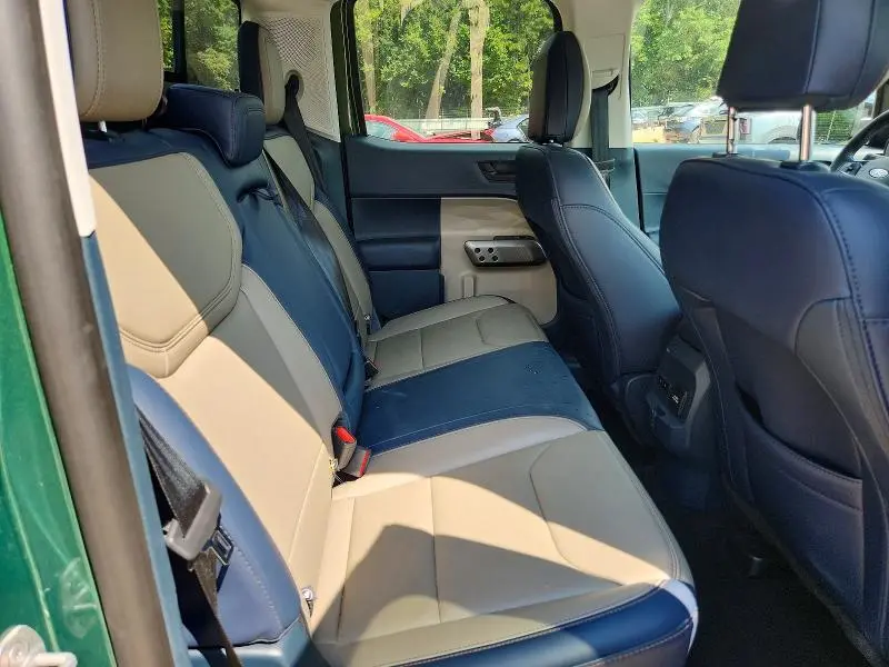 2025 FORD MAVERICK LARIAT  