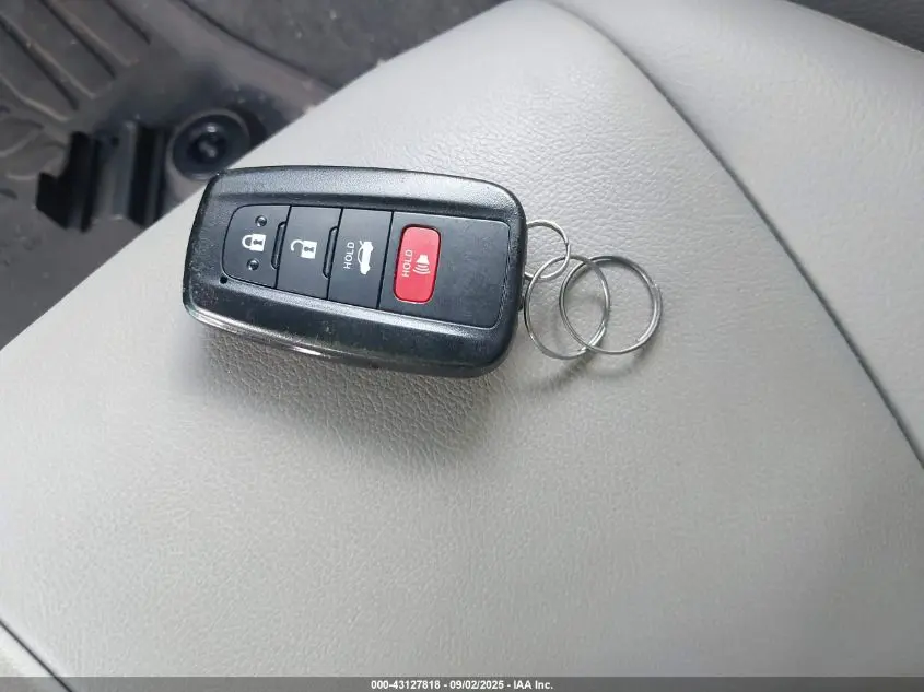 2022 TOYOTA CAMRY XLE