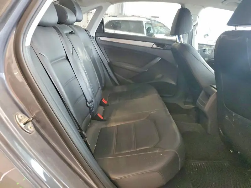 2014 VOLKSWAGEN PASSAT S  