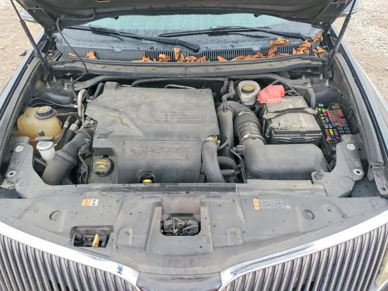 2013 LINCOLN MKT   