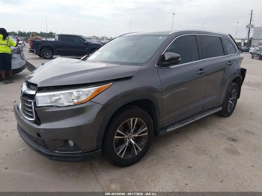 2016 TOYOTA HIGHLANDER XLE V6