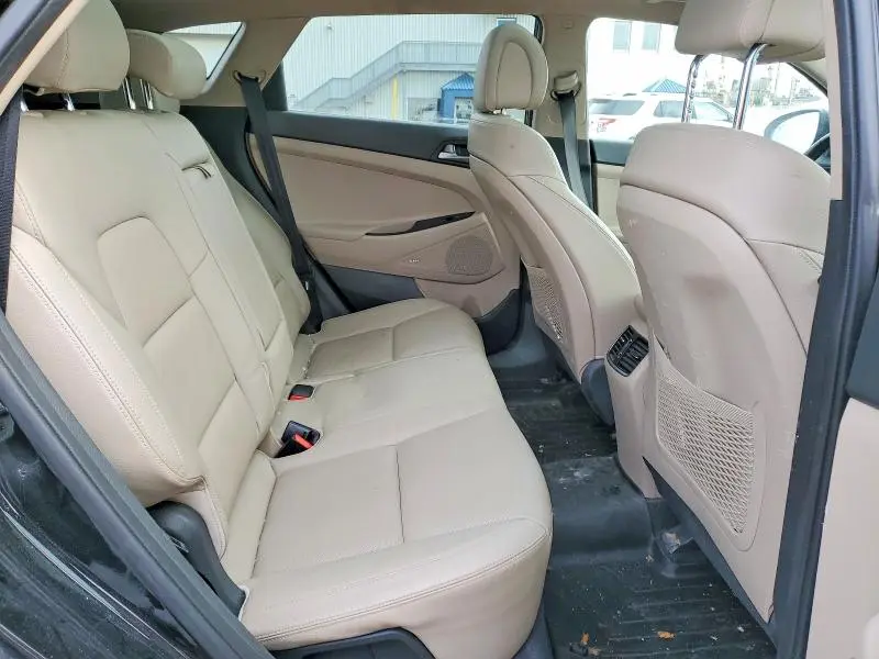 2018 HYUNDAI TUCSON SE  