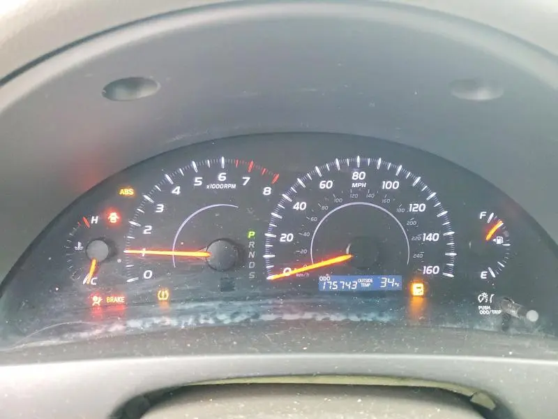2011 TOYOTA CAMRY SE  