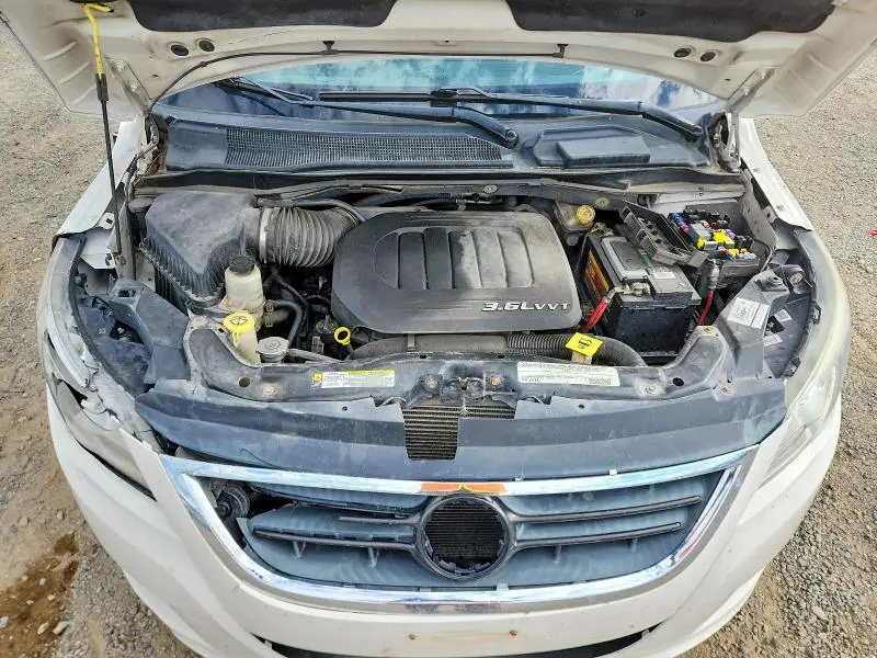 2011 VOLKSWAGEN ROUTAN S  