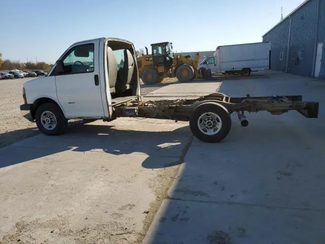 2010 GMC SAVANA CUT - BOX TRUCK