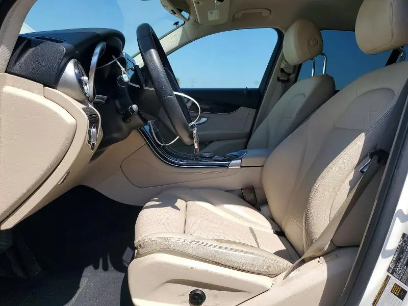 2017 MERCEDES-BENZ GLC 300  